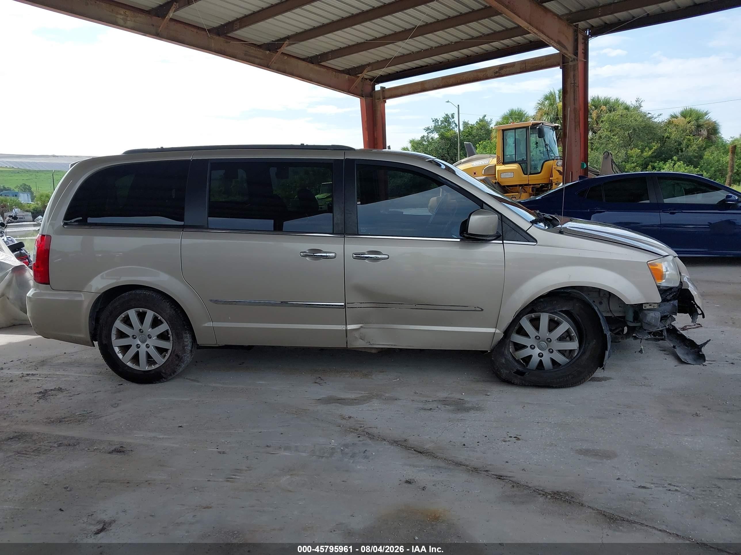 2014 Chrysler Town & Country Touring Желто-коричневый vin: 2C4RC1BG7ER422925