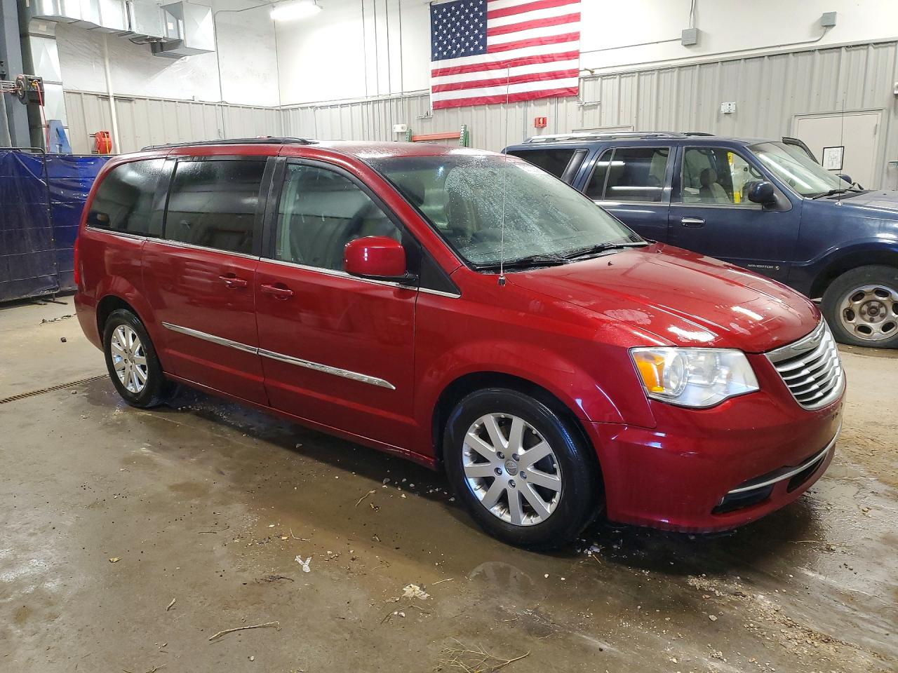 2014 Chrysler Town & Country Touring Red vin: 2C4RC1BG7ER435402