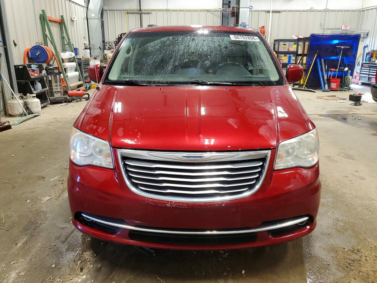 2014 Chrysler Town & Country Touring Red vin: 2C4RC1BG7ER435402