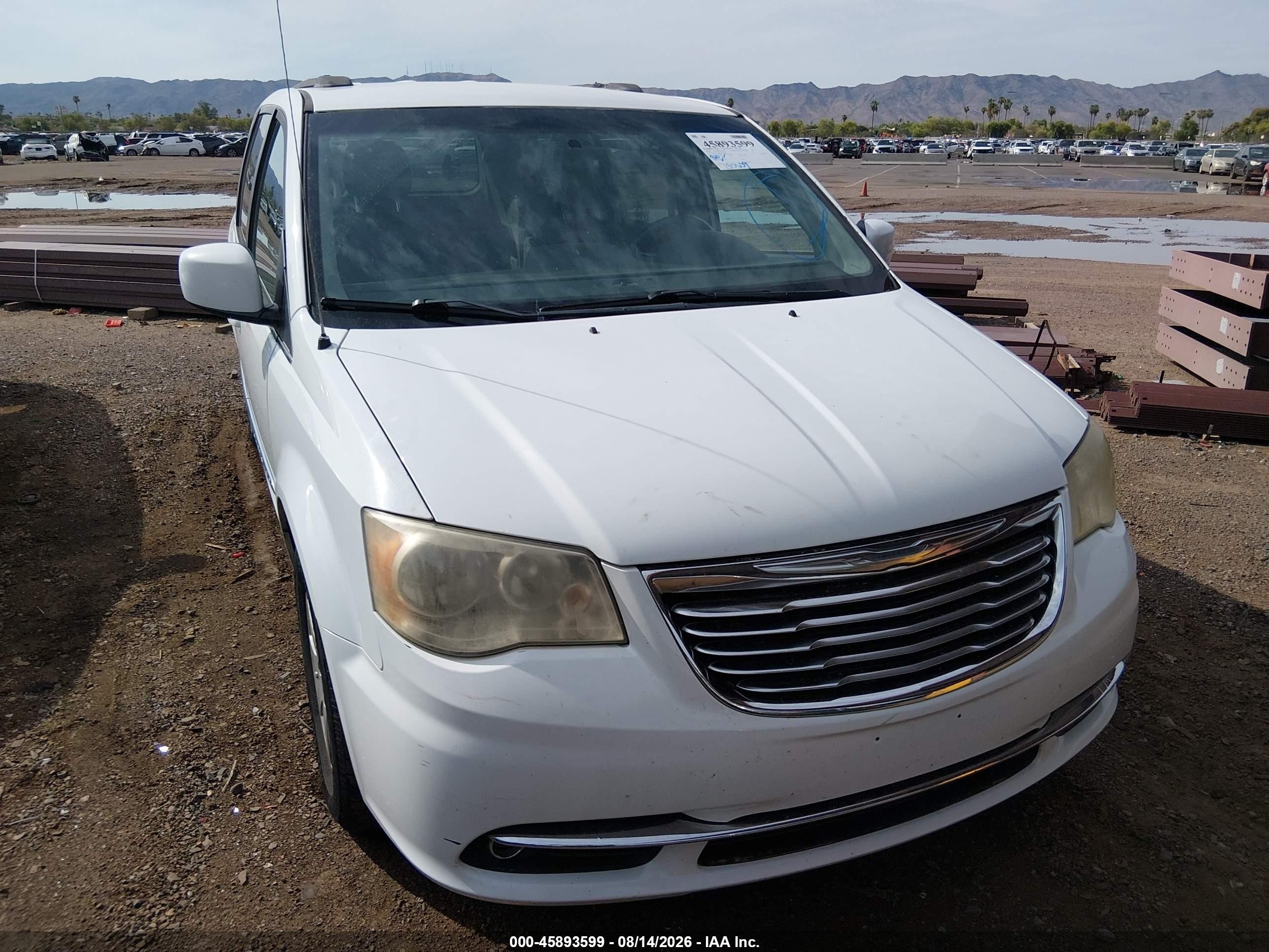 2014 Chrysler Town & Country Touring White vin: 2C4RC1BG7ER435769