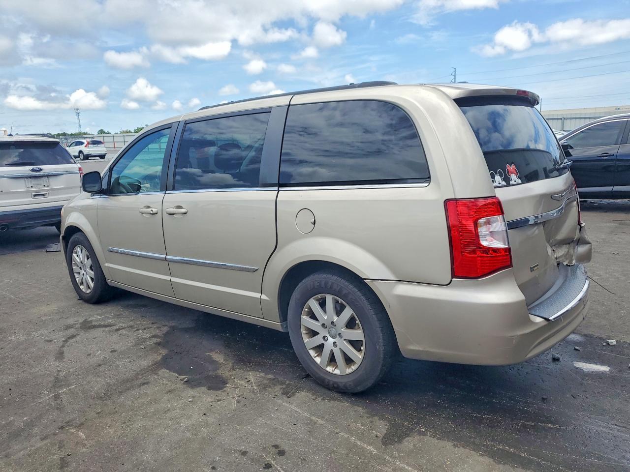 2015 Chrysler Town & Country Touring Beige vin: 2C4RC1BG7FR551801