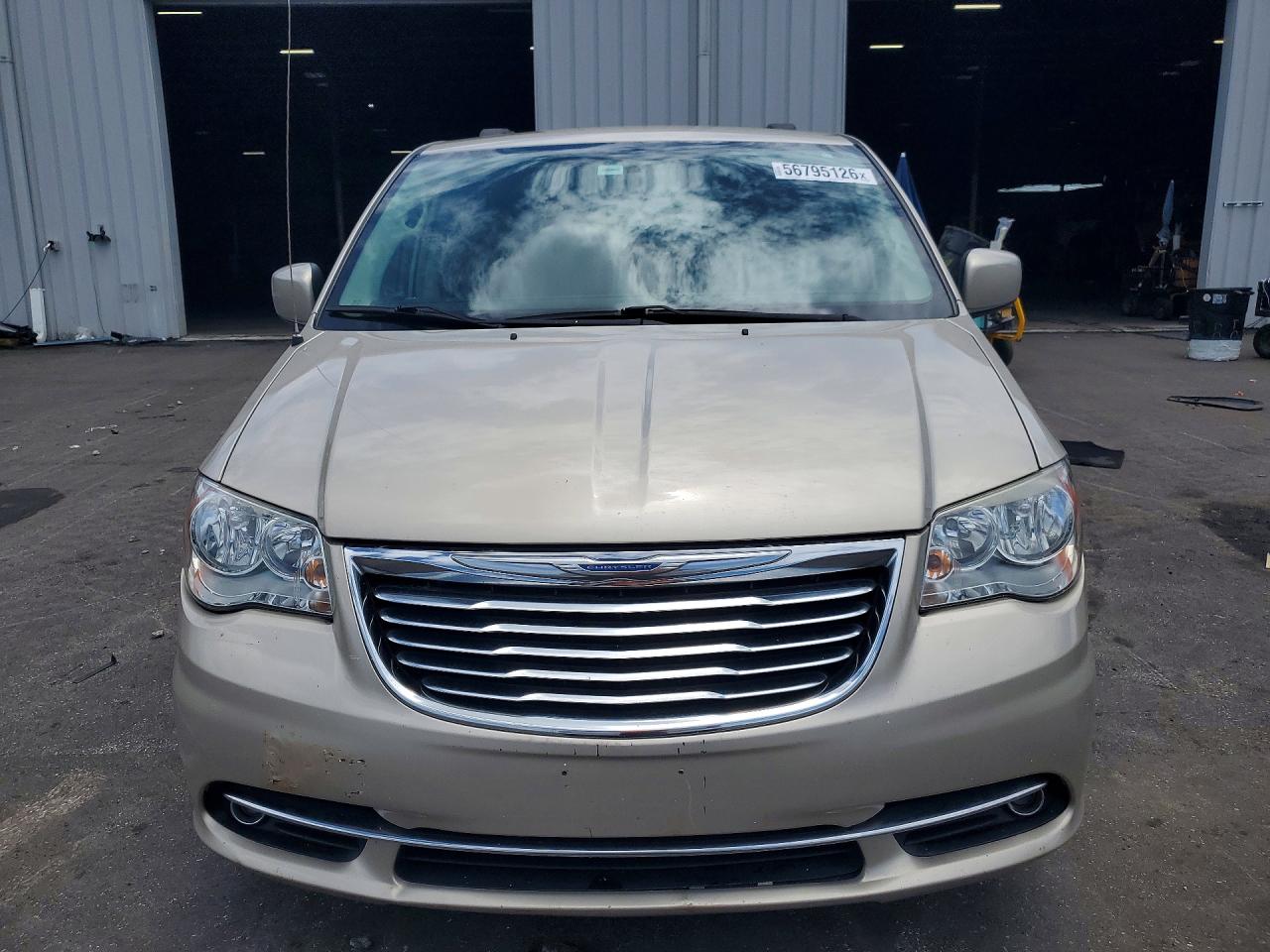 2015 Chrysler Town & Country Touring Beige vin: 2C4RC1BG7FR551801