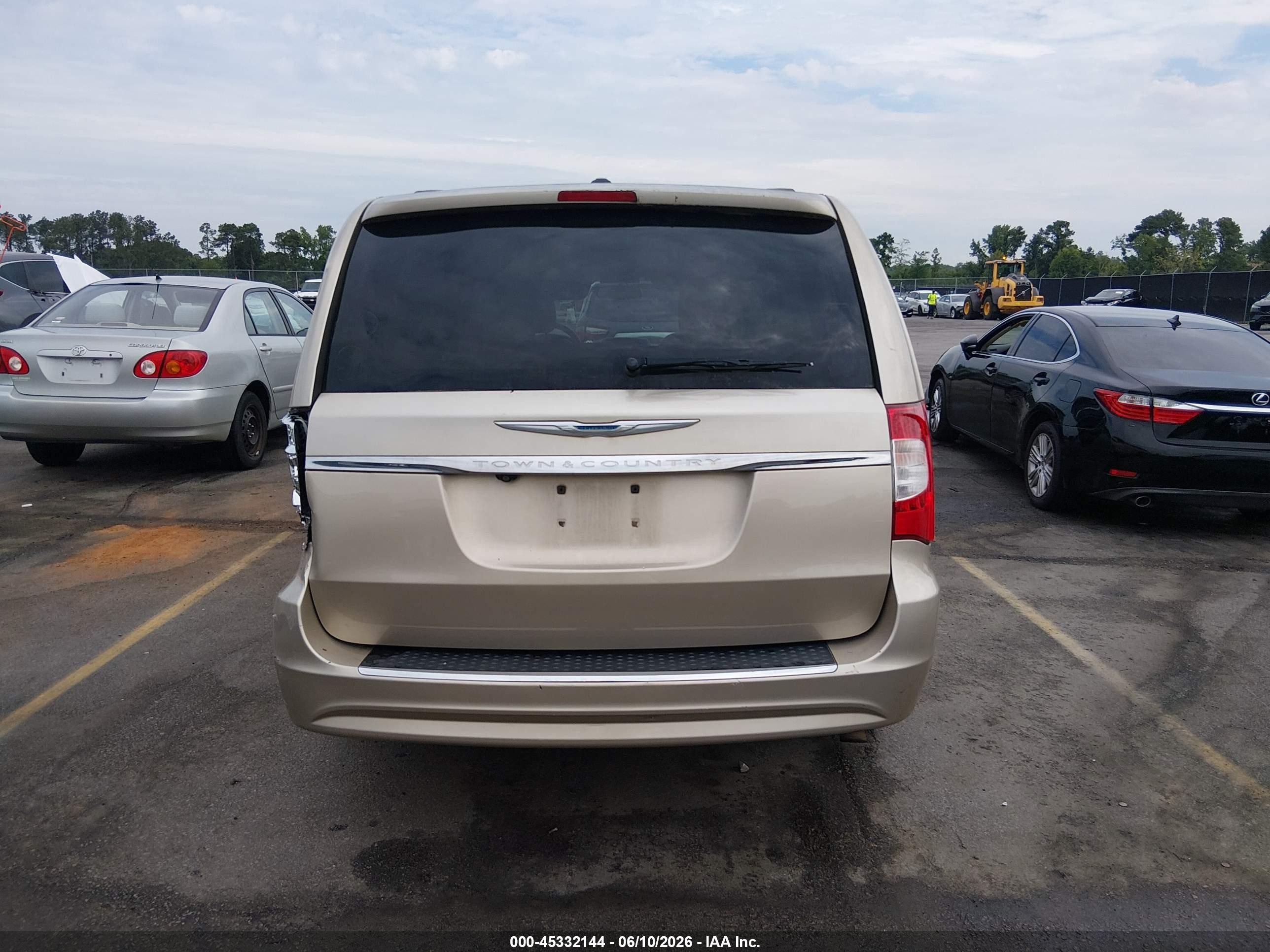 2015 Chrysler Town & Country Touring Beige vin: 2C4RC1BG7FR554102