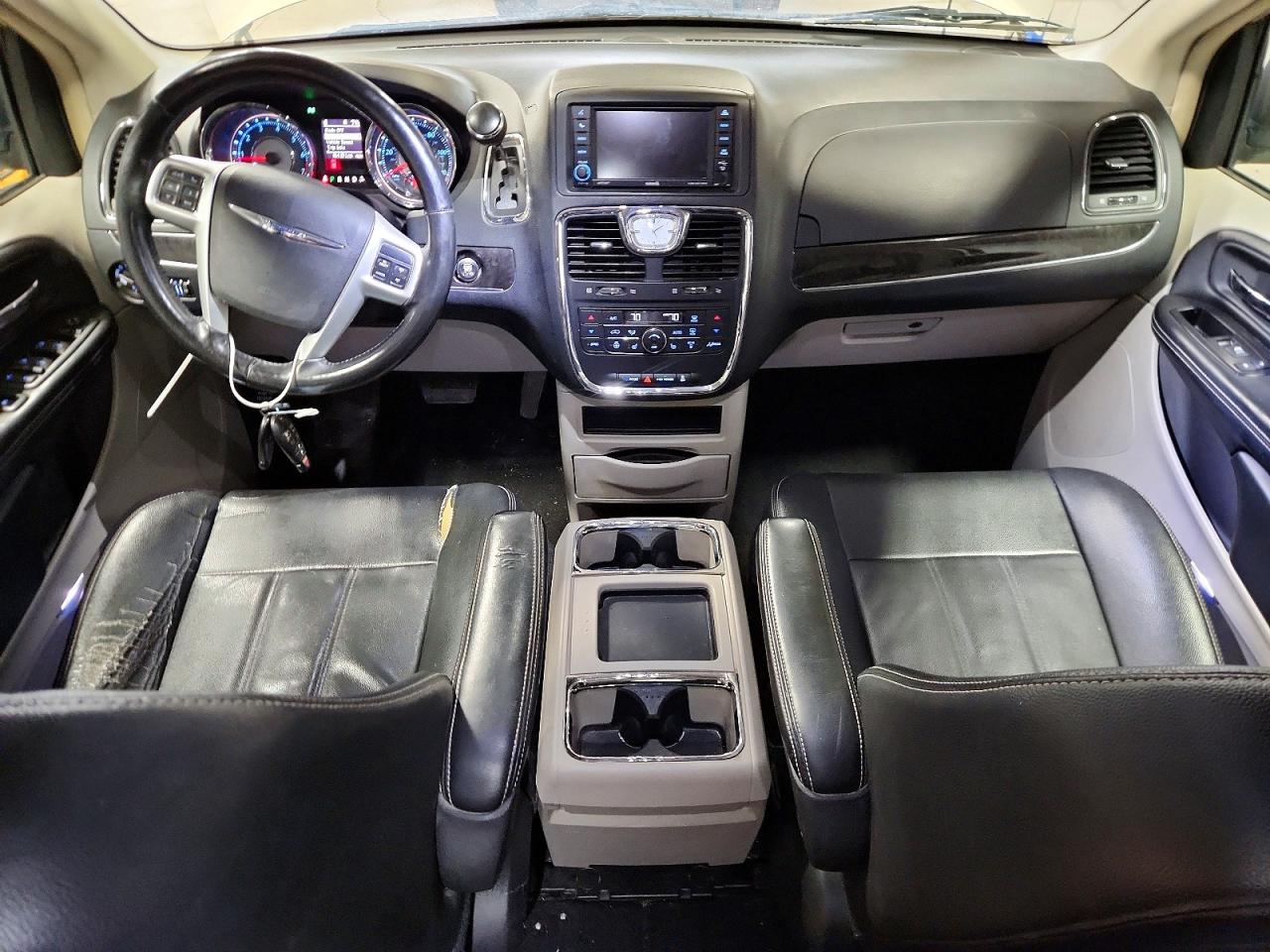 2015 Chrysler Town & Country Touring Tan vin: 2C4RC1BG7FR571661