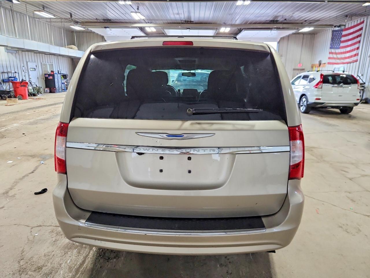 2015 Chrysler Town & Country Touring Tan vin: 2C4RC1BG7FR571661