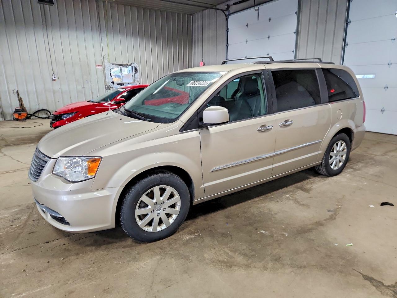 2015 Chrysler Town & Country Touring Tan vin: 2C4RC1BG7FR571661