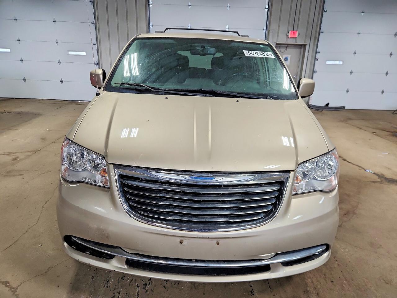 2015 Chrysler Town & Country Touring Tan vin: 2C4RC1BG7FR571661