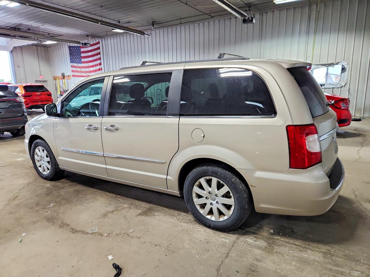 2015 Chrysler Town & Country Touring Tan vin: 2C4RC1BG7FR571661