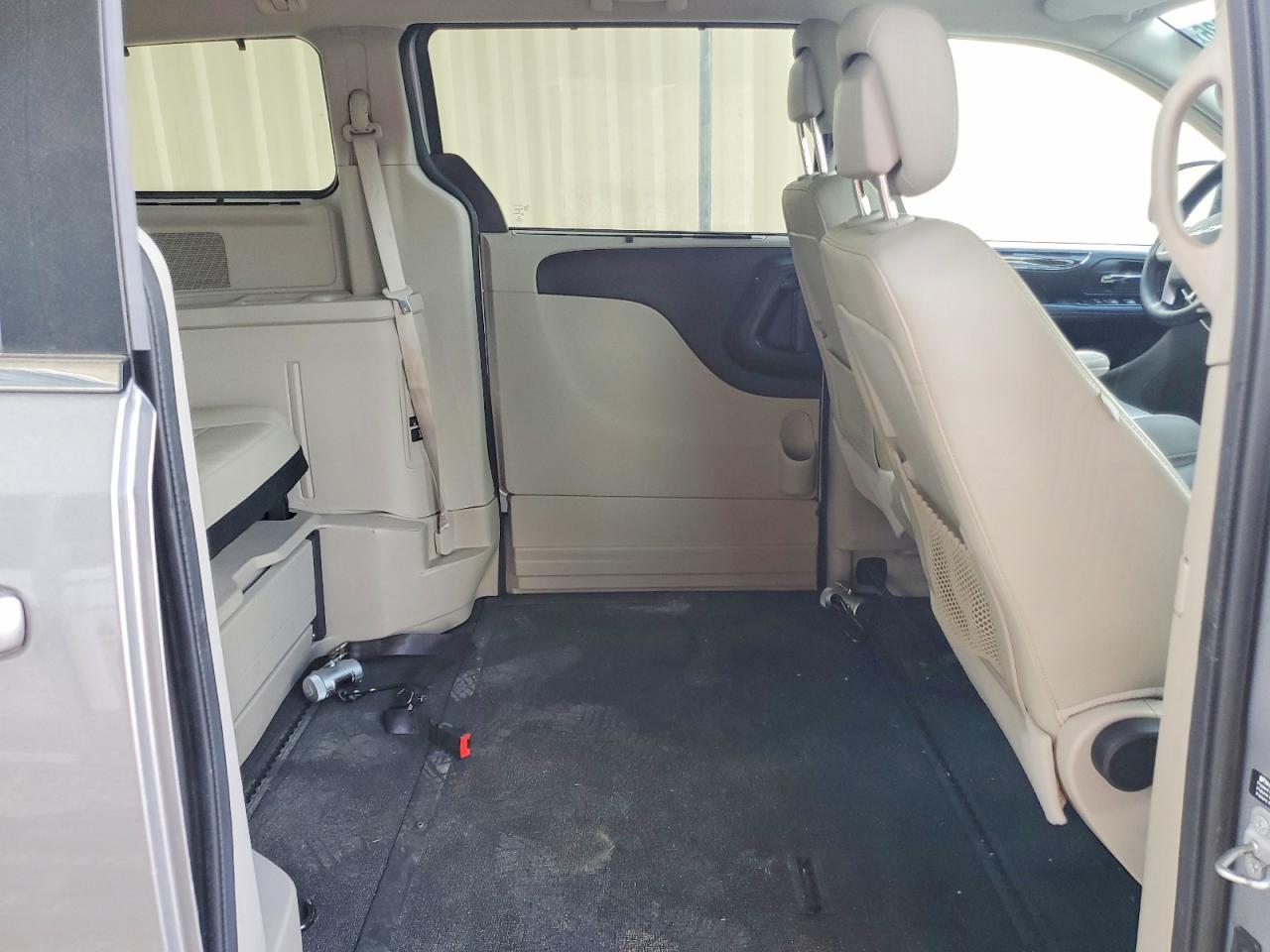 2015 Chrysler Town & Country Touring Серебряный vin: 2C4RC1BG7FR572504
