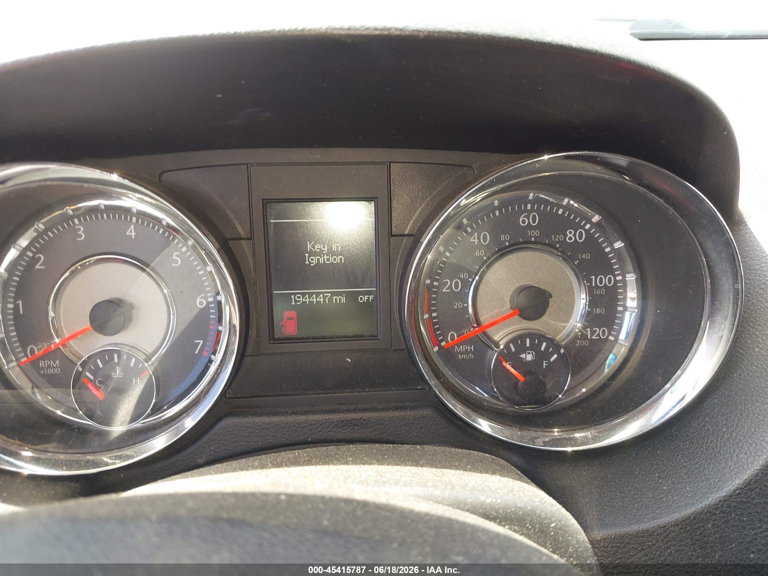 2015 Chrysler Town & Country Touring Красный vin: 2C4RC1BG7FR594860