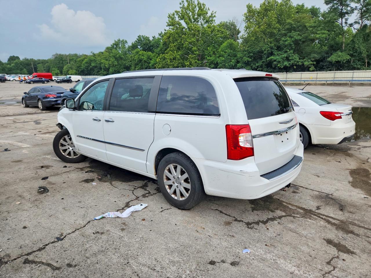 2015 Chrysler Town & Country Touring White vin: 2C4RC1BG7FR617814