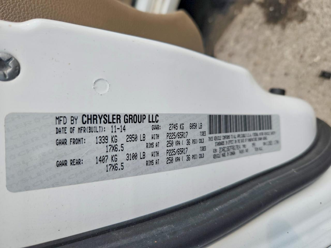 2015 Chrysler Town & Country Touring White vin: 2C4RC1BG7FR617814