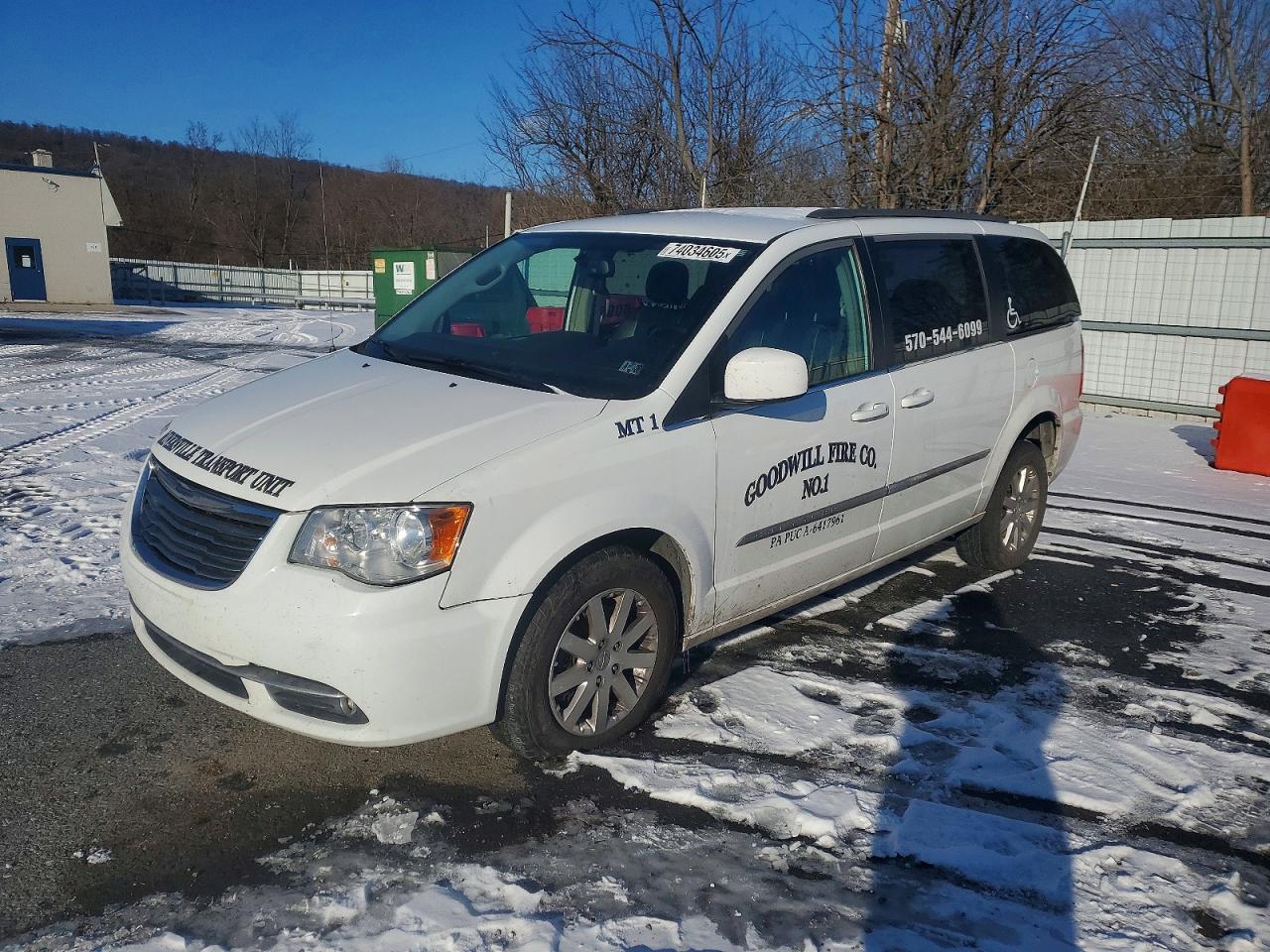 2015 Chrysler Town & Country Touring White vin: 2C4RC1BG7FR626352
