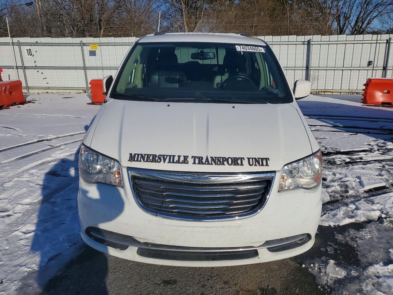 2015 Chrysler Town & Country Touring White vin: 2C4RC1BG7FR626352