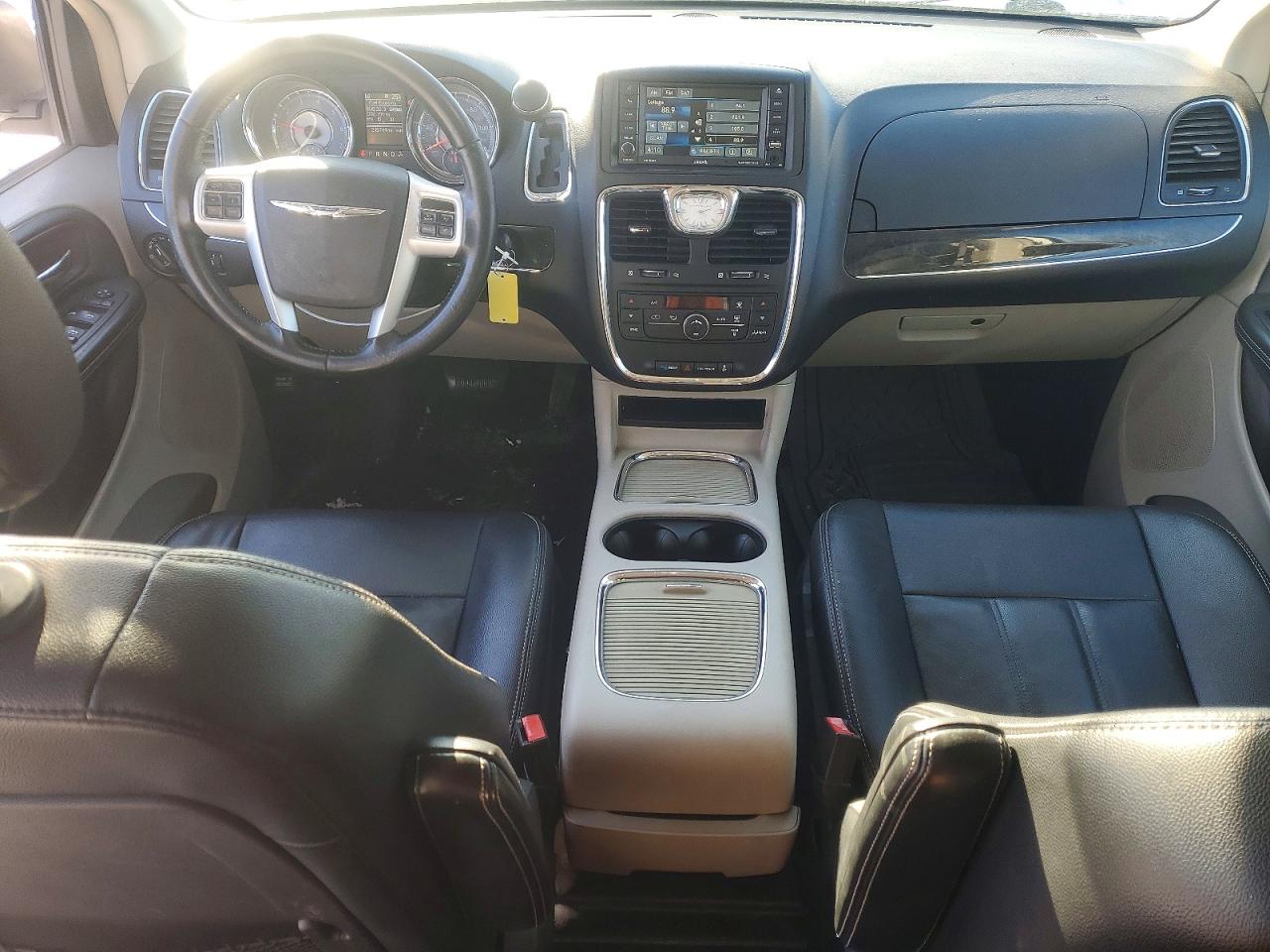 2015 Chrysler Town & Country Touring White vin: 2C4RC1BG7FR626352