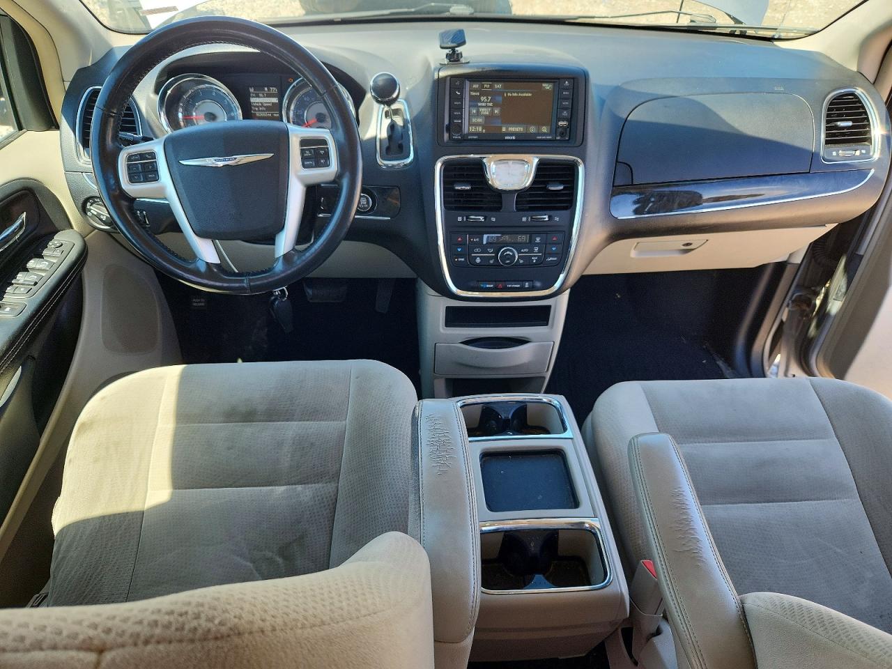 2015 Chrysler Town & Country Touring Silver vin: 2C4RC1BG7FR711756