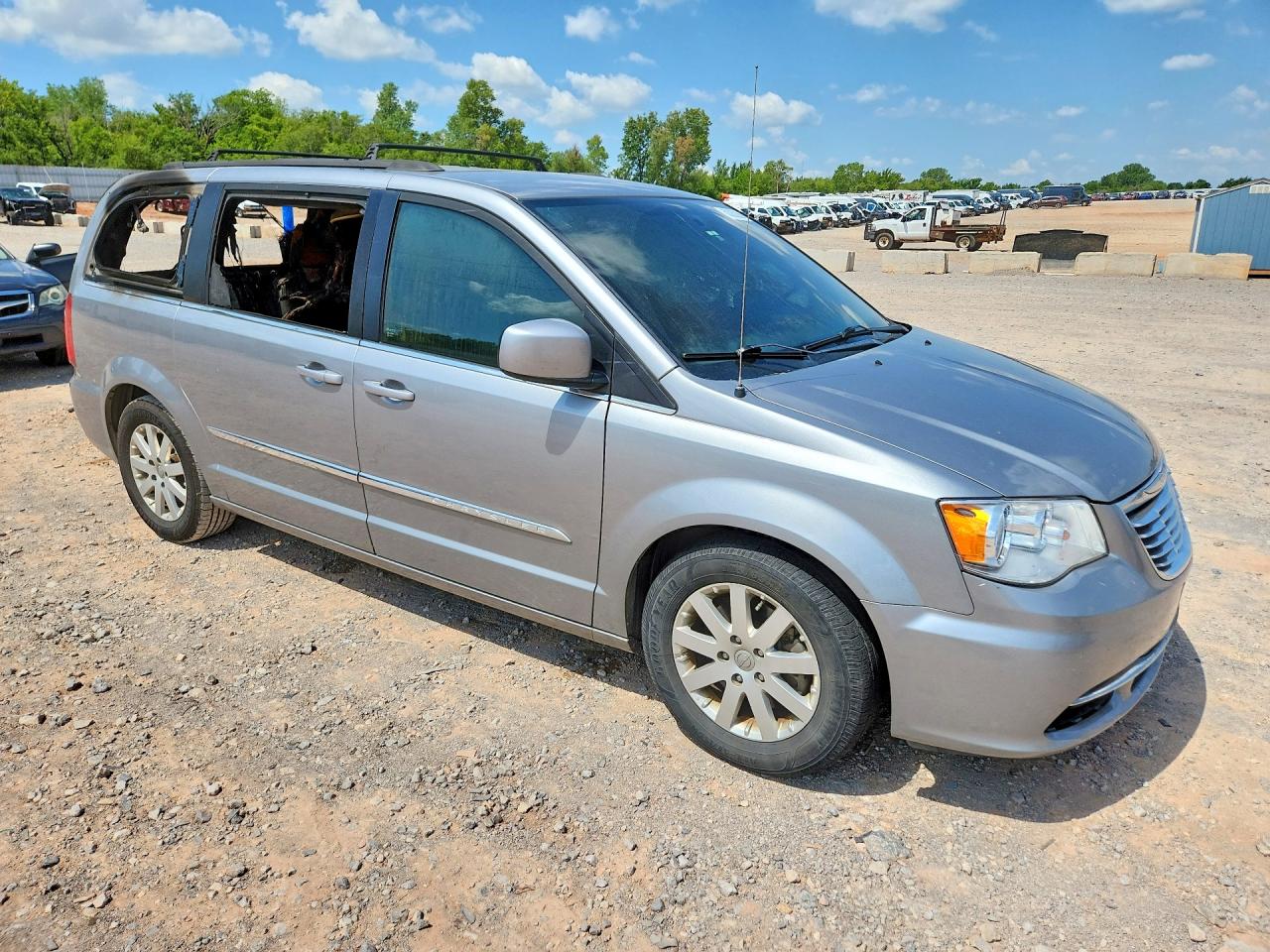 2015 Chrysler Town & Country Touring Silver vin: 2C4RC1BG7FR751531