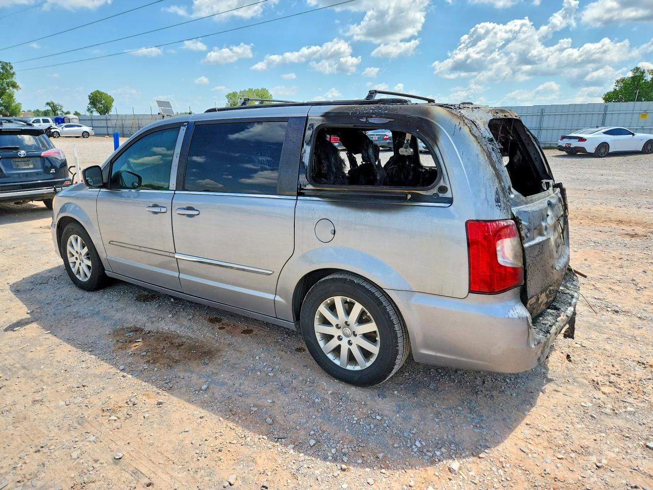 2015 Chrysler Town & Country Touring Silver vin: 2C4RC1BG7FR751531