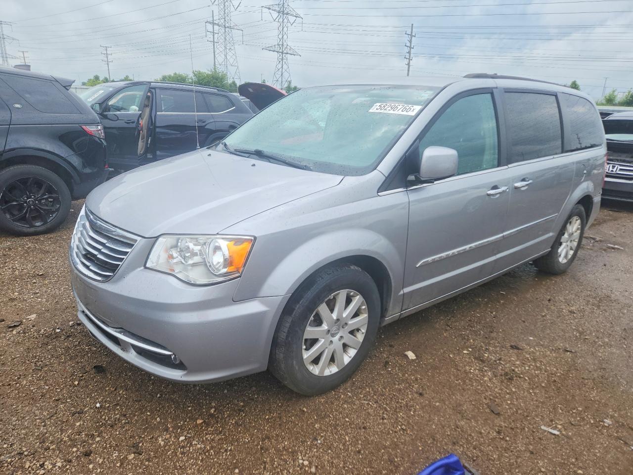 2015 Chrysler Town & Country Touring Silver vin: 2C4RC1BG7FR752811