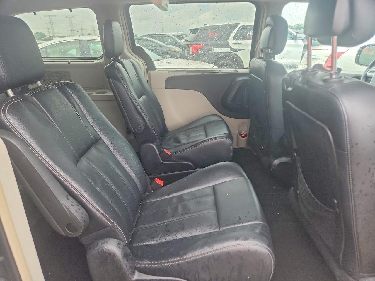 2015 Chrysler Town & Country Touring Silver vin: 2C4RC1BG7FR752811