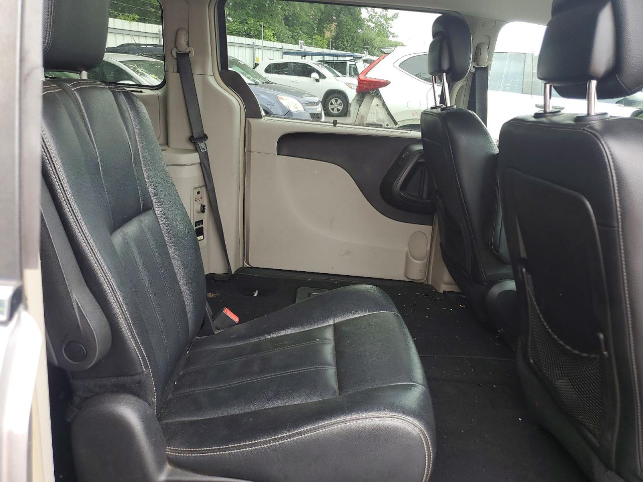 2015 Chrysler Town & Country Touring Silver vin: 2C4RC1BG7FR754204