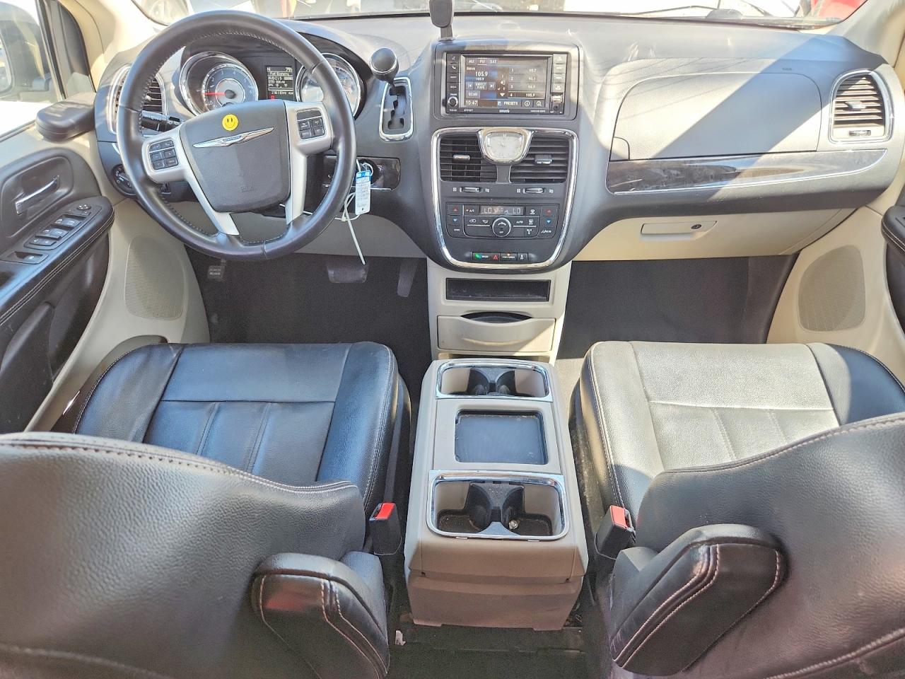 2016 Chrysler Town & Country Touring Silver vin: 2C4RC1BG7GR221996