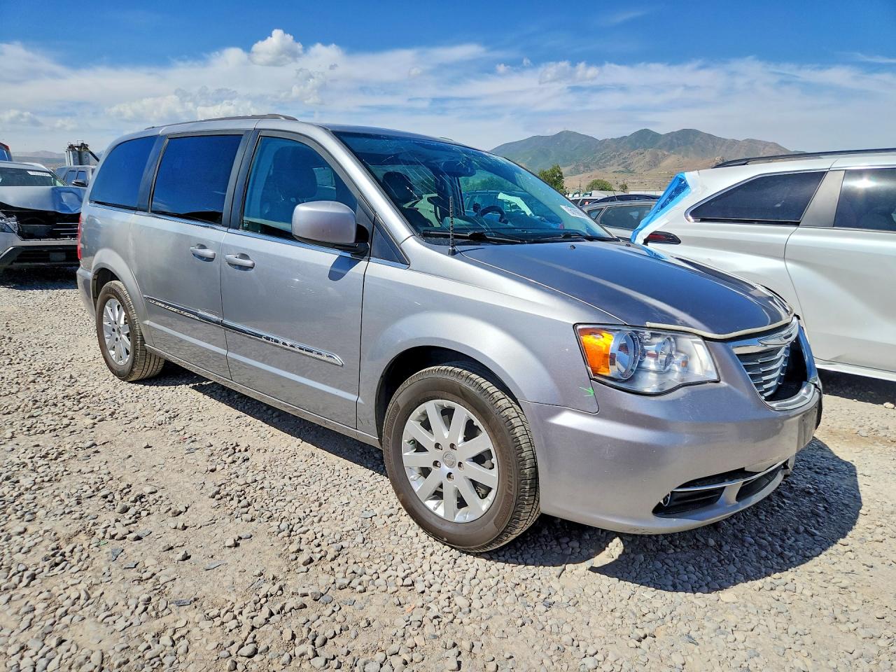 2016 Chrysler Town & Country Touring Silver vin: 2C4RC1BG7GR221996
