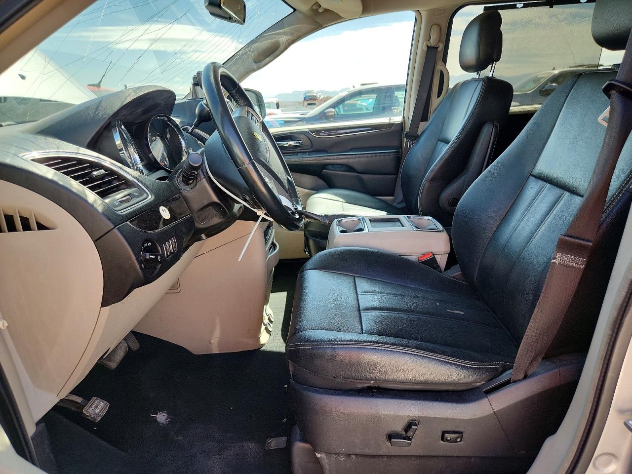 2016 Chrysler Town & Country Touring Silver vin: 2C4RC1BG7GR221996