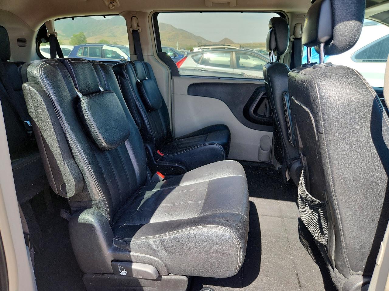 2016 Chrysler Town & Country Touring Silver vin: 2C4RC1BG7GR221996