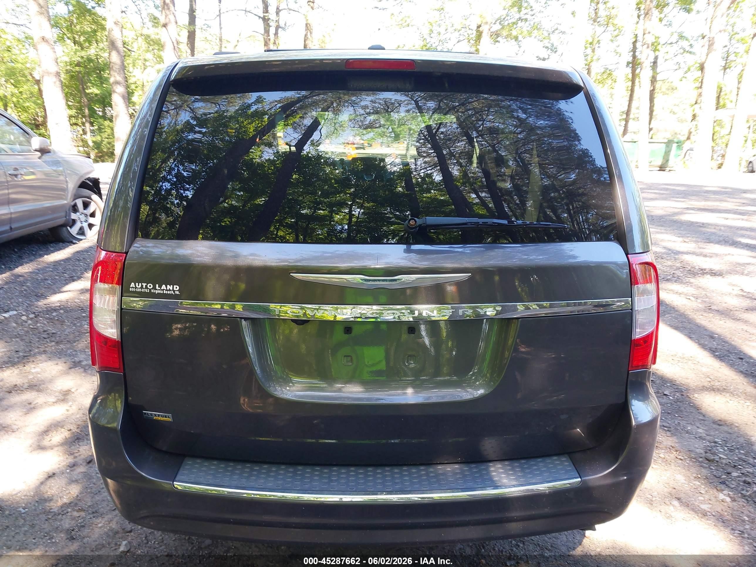 2016 Chrysler Town & Country Touring Gray vin: 2C4RC1BG7GR252410