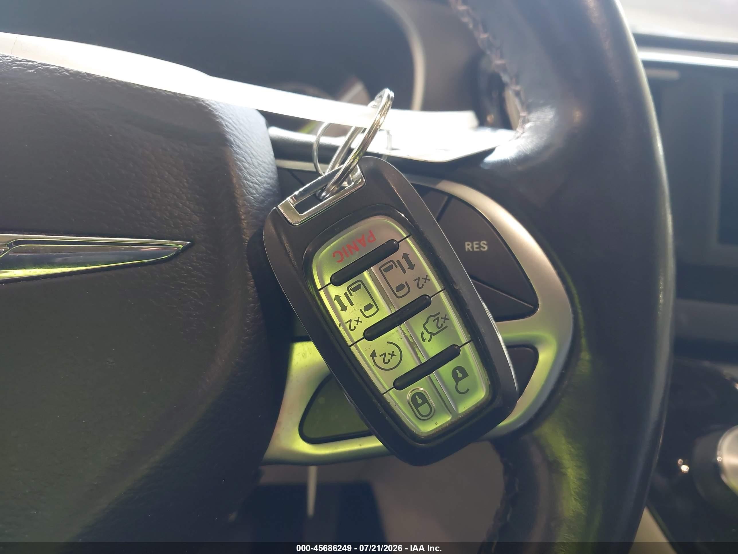 2019 Chrysler Pacifica Touring L Серебряный vin: 2C4RC1BG7KR547970