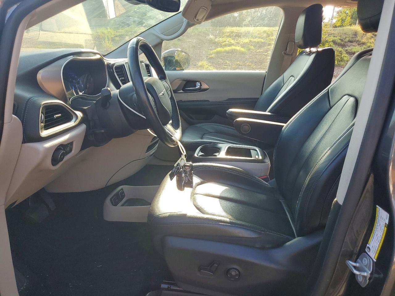 2021 Chrysler Pacifica Touring L Gray vin: 2C4RC1BG7MR608074