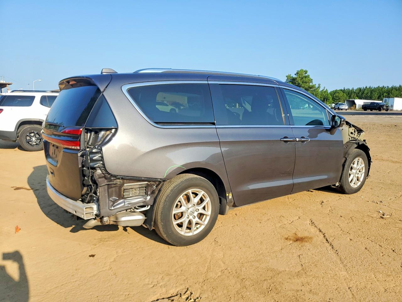 2021 Chrysler Pacifica Touring L Gray vin: 2C4RC1BG7MR608074