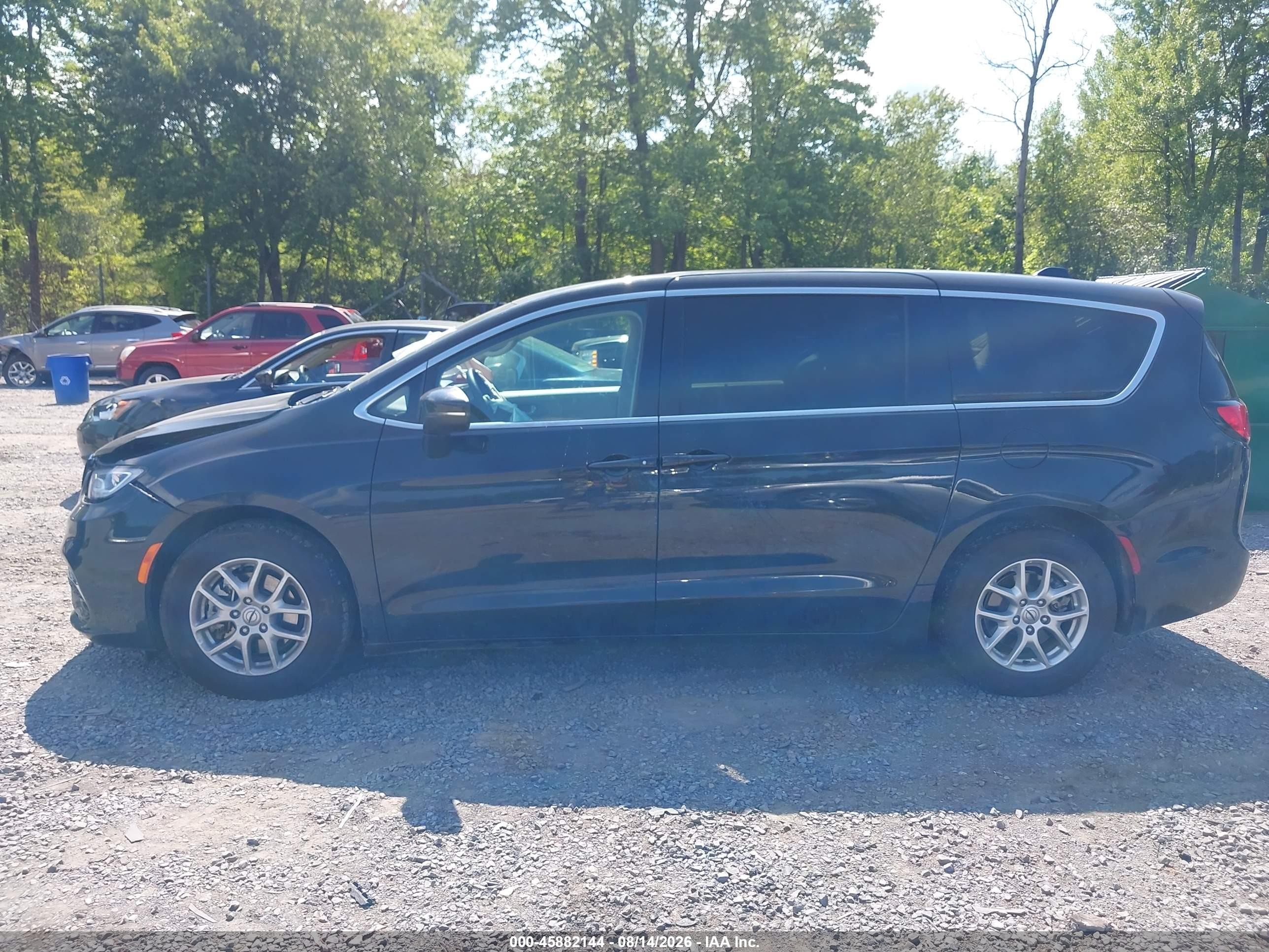 2023 Chrysler Pacifica Touring L Black vin: 2C4RC1BG7PR607558