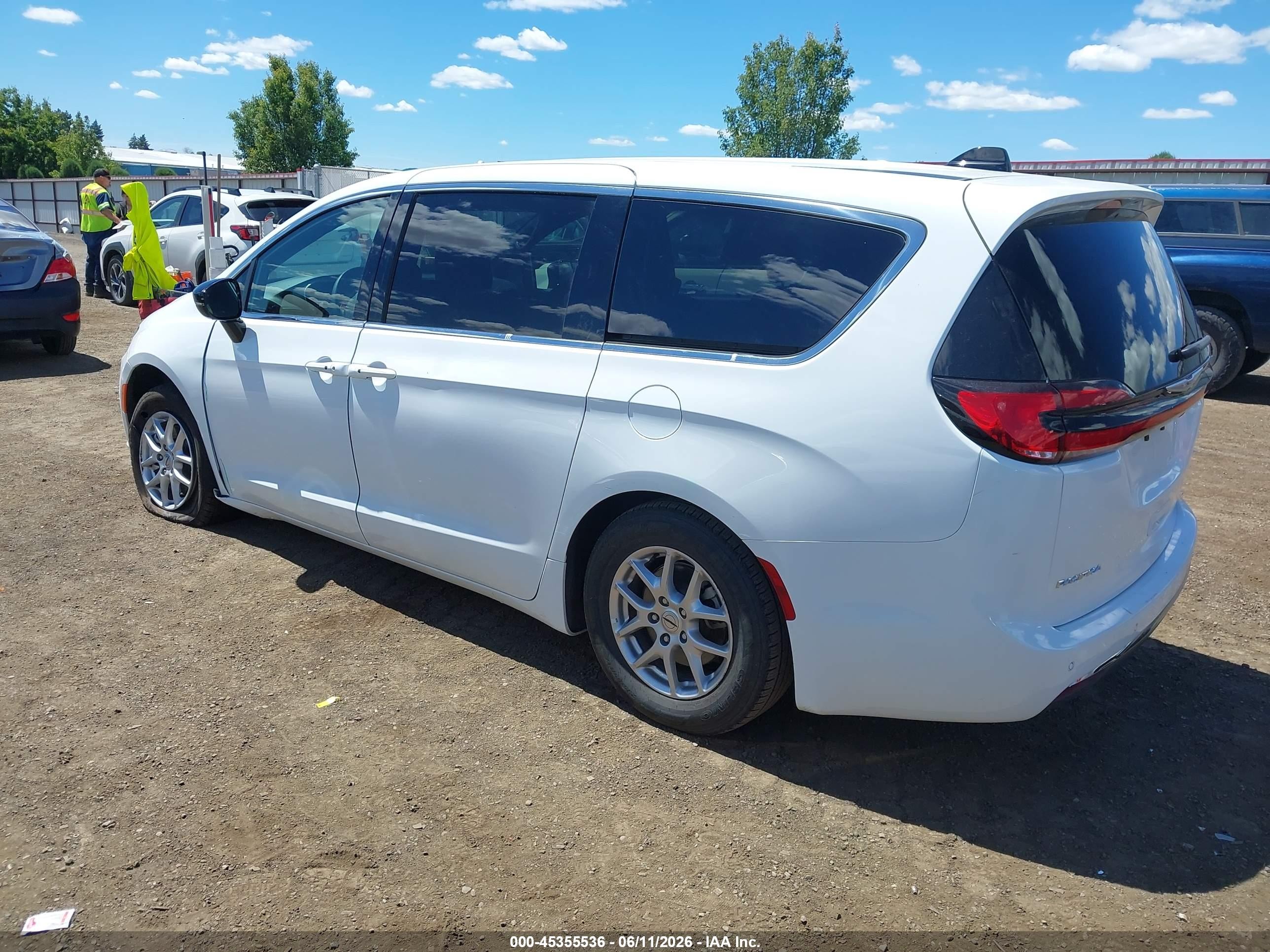 2025 Chrysler Pacifica Select White vin: 2C4RC1BG7SR509588