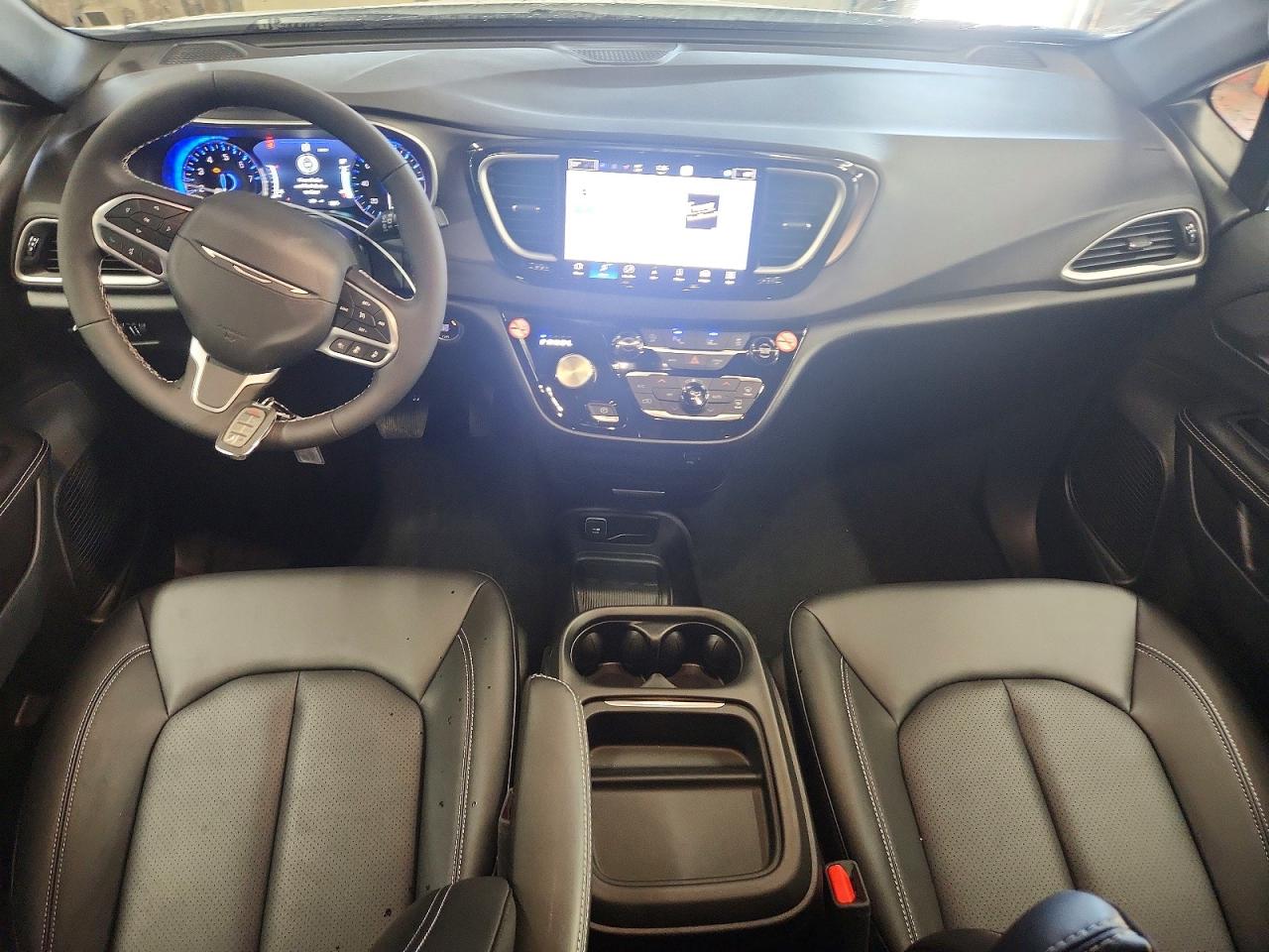 2027 Chrysler Pacifica Select White vin: 2C4RC1BG7VR556169