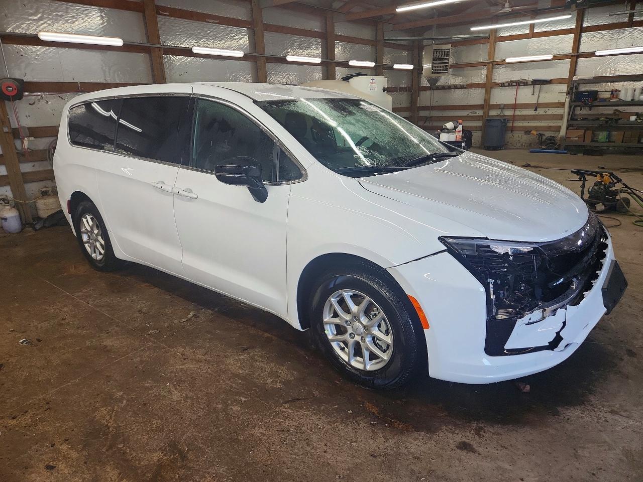 2027 Chrysler Pacifica Select White vin: 2C4RC1BG7VR556169