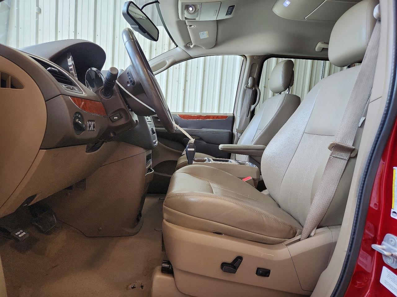2012 Chrysler Town & Country Touring Red vin: 2C4RC1BG8CR190123