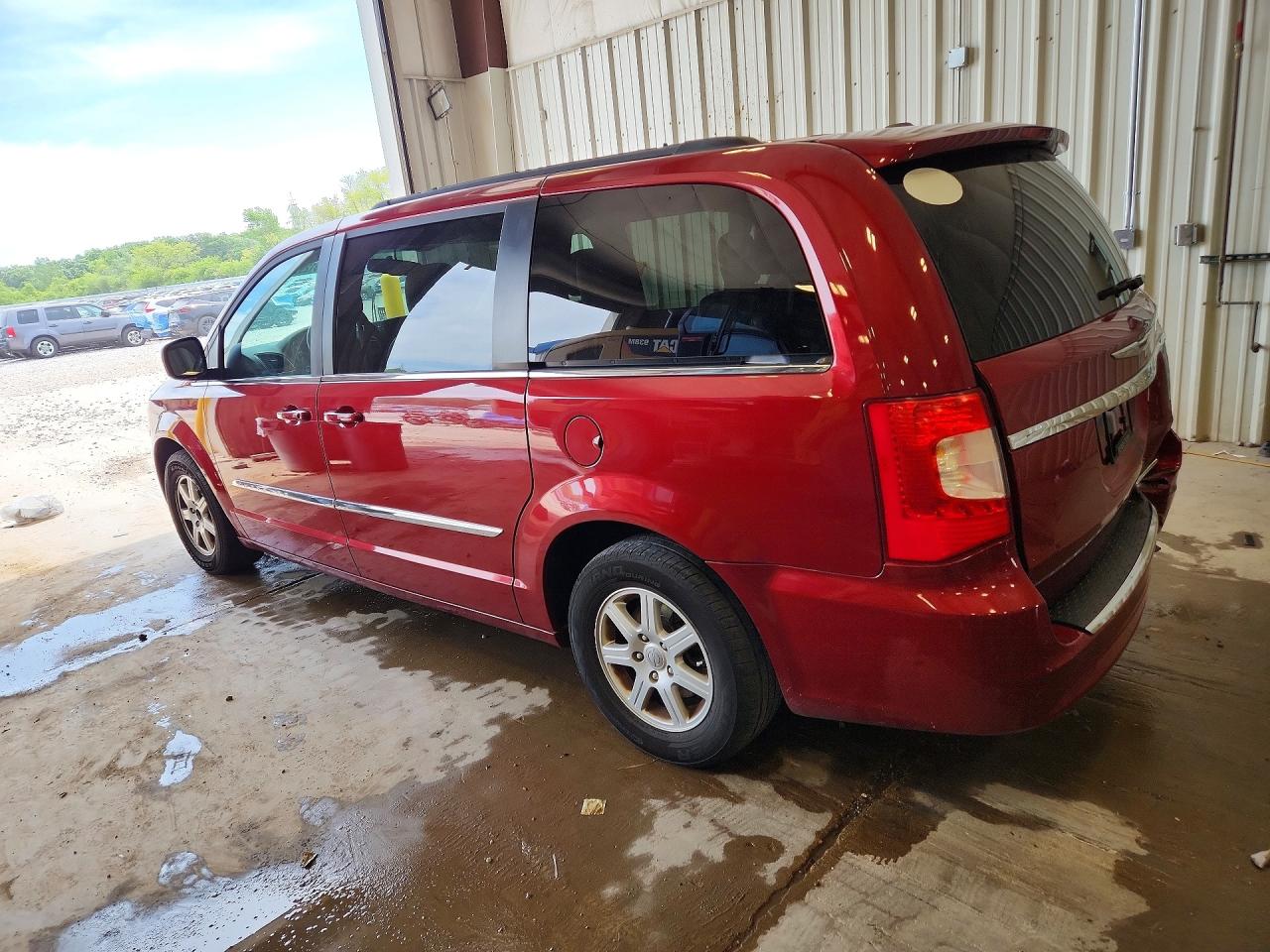 2012 Chrysler Town & Country Touring Red vin: 2C4RC1BG8CR190123