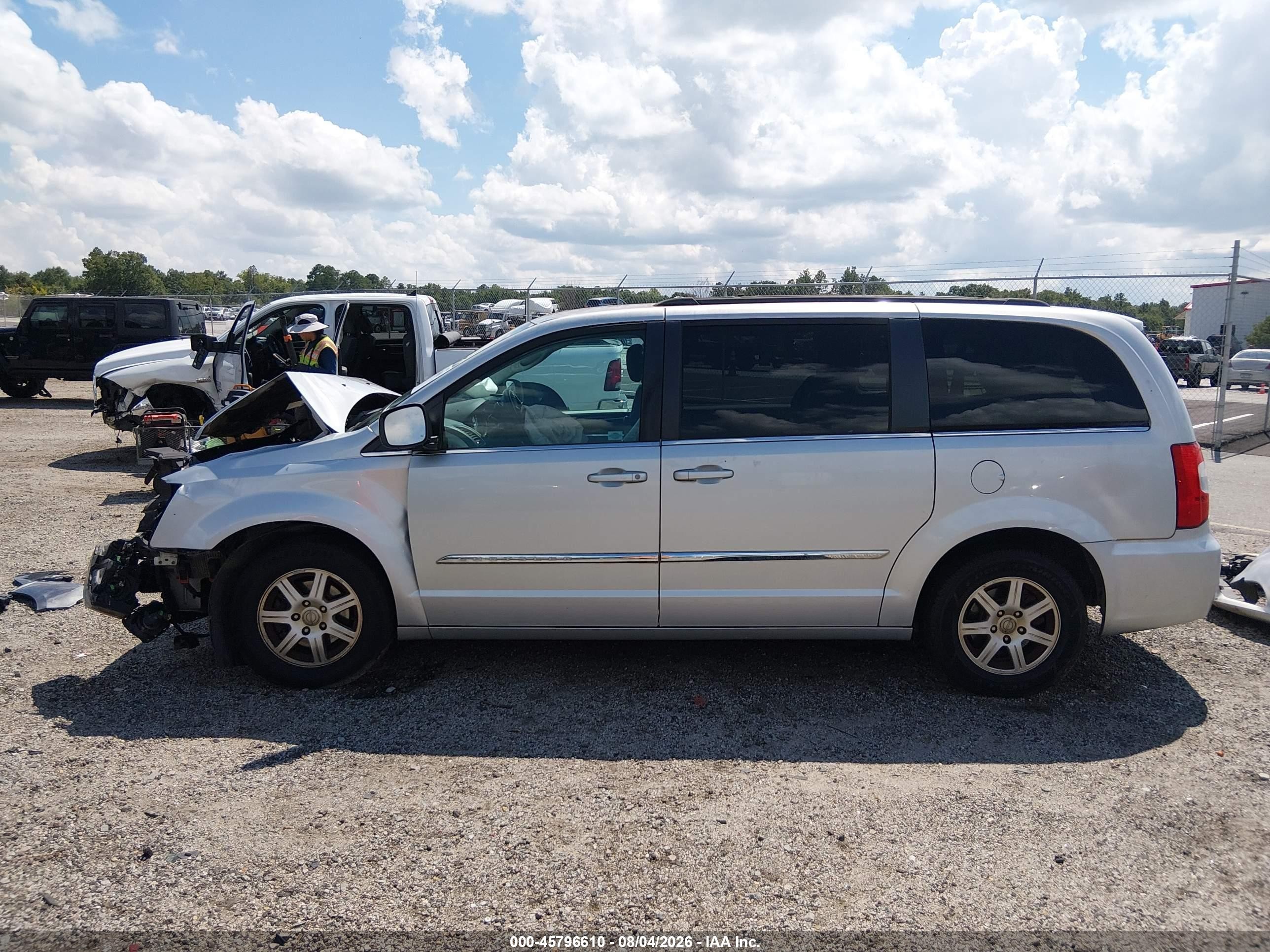2012 Chrysler Town & Country Touring Silver vin: 2C4RC1BG8CR318957