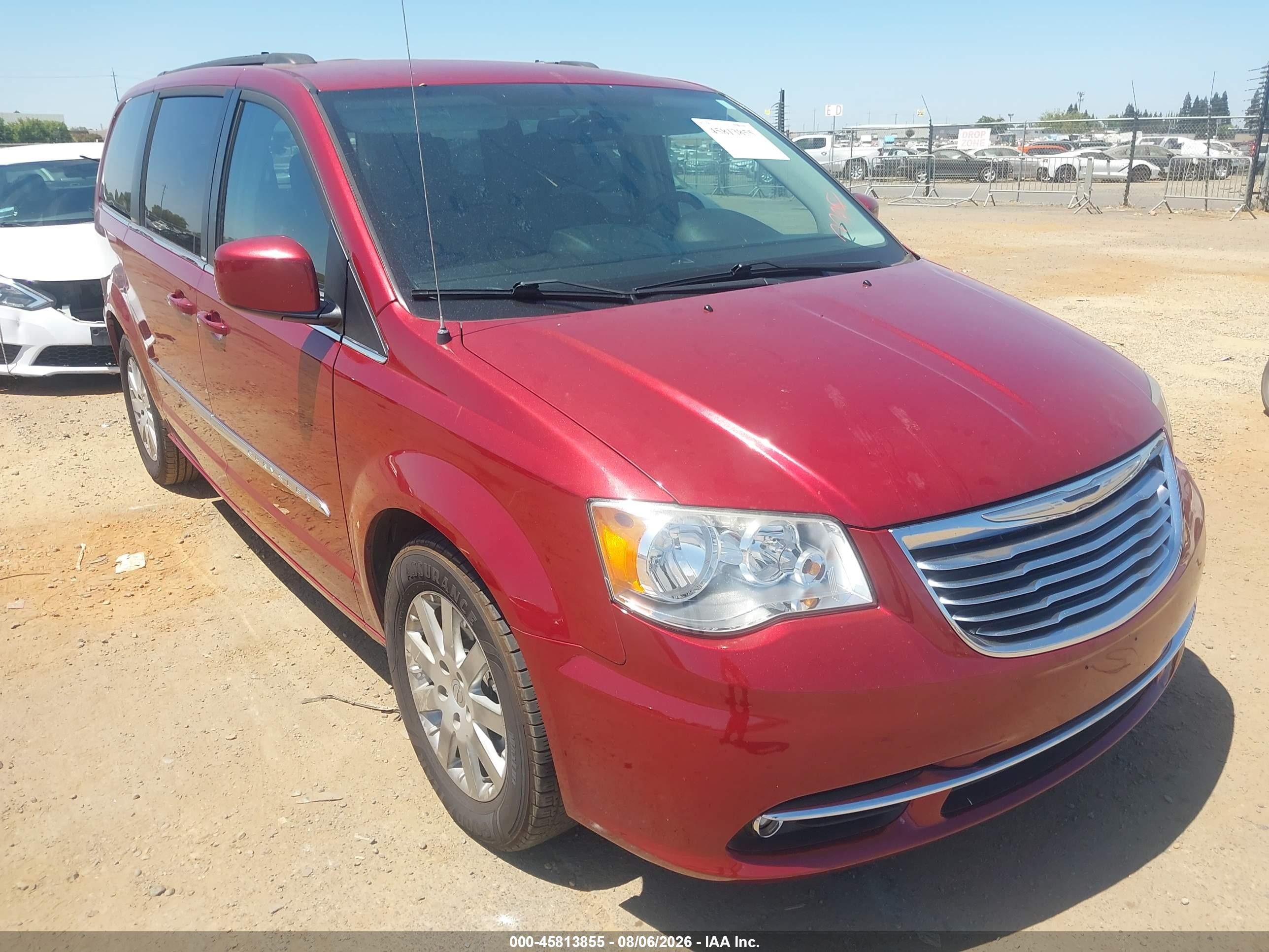 2012 Chrysler Town & Country Touring Red vin: 2C4RC1BG8CR383243