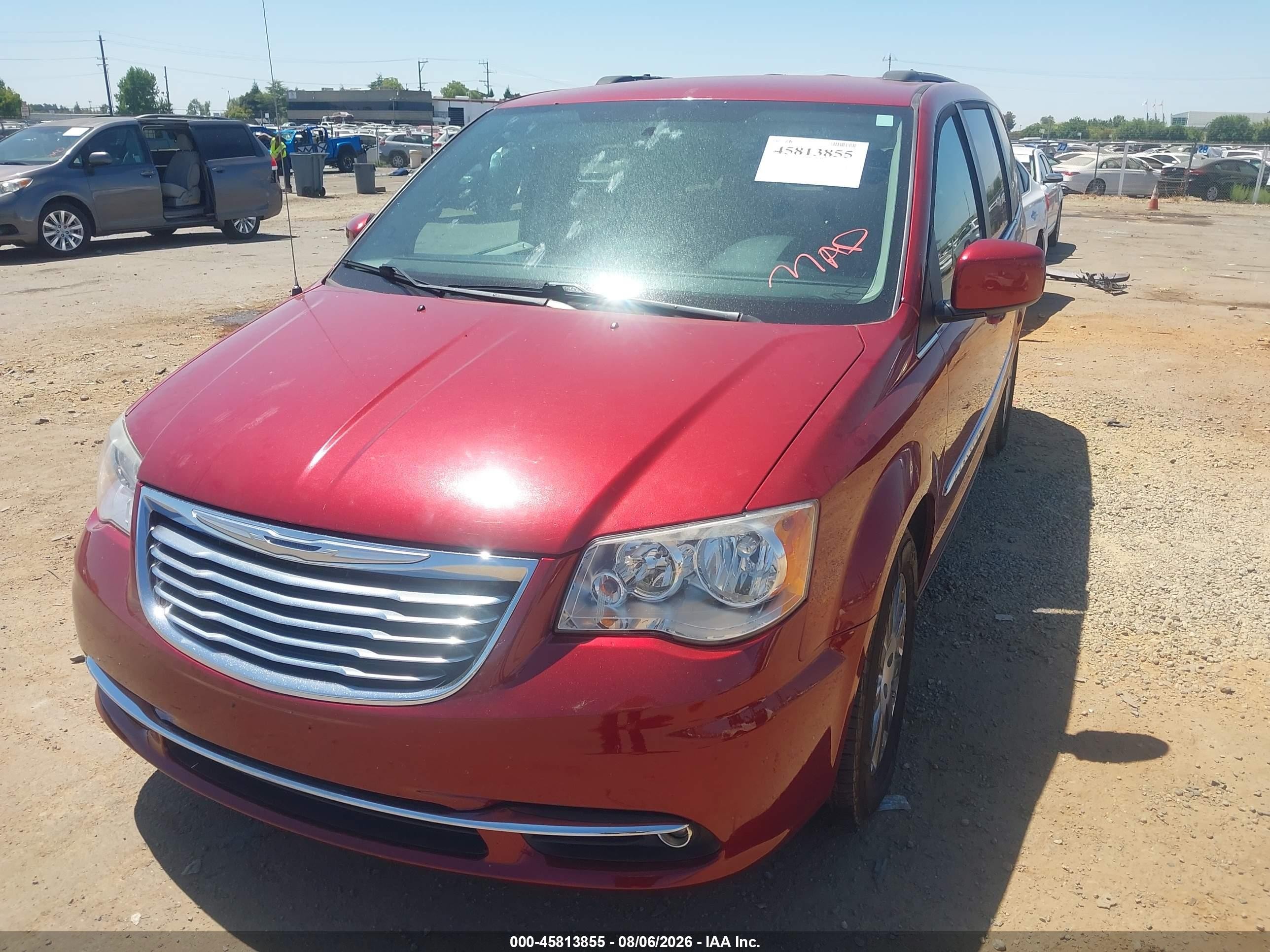 2012 Chrysler Town & Country Touring Red vin: 2C4RC1BG8CR383243