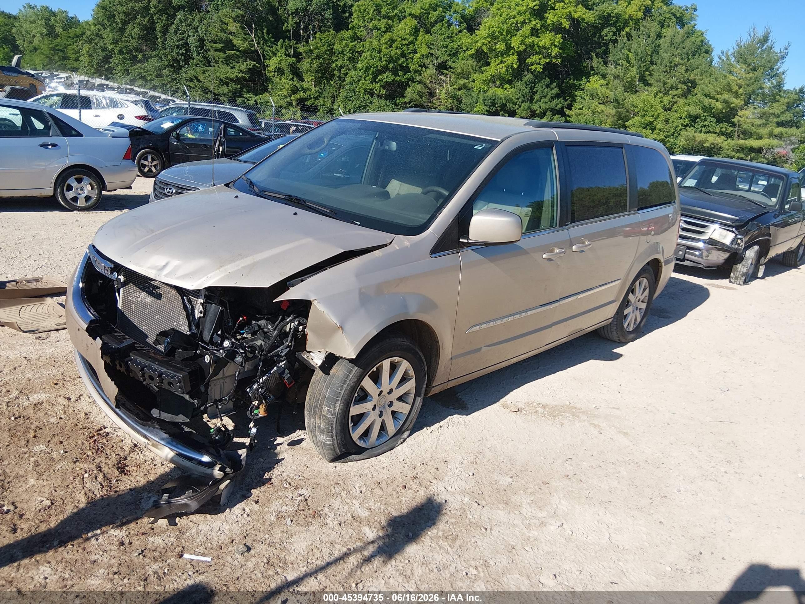 2013 Chrysler Town & Country Touring Золотой vin: 2C4RC1BG8DR510851