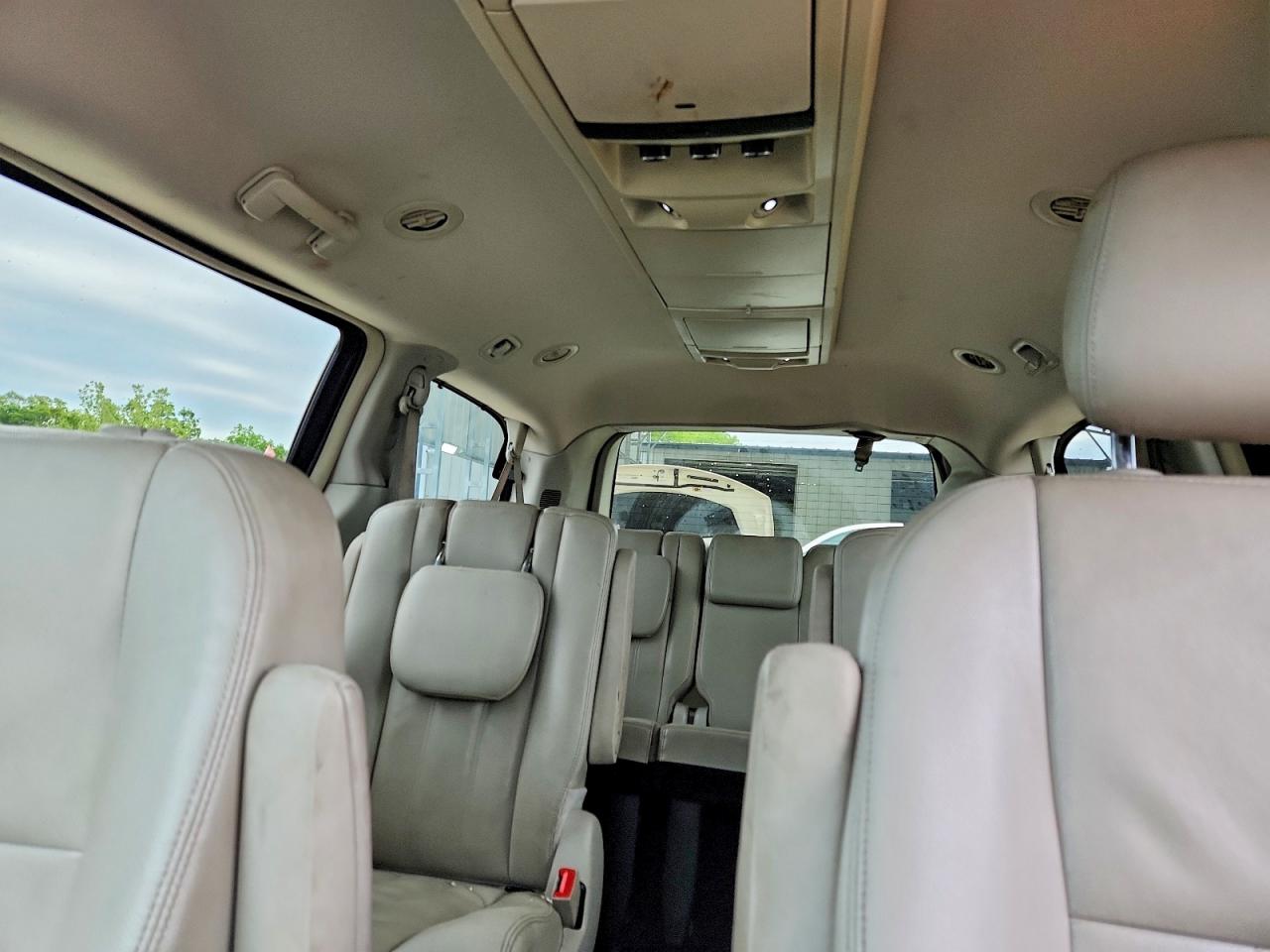 2013 Chrysler Town & Country Touring Black vin: 2C4RC1BG8DR564277