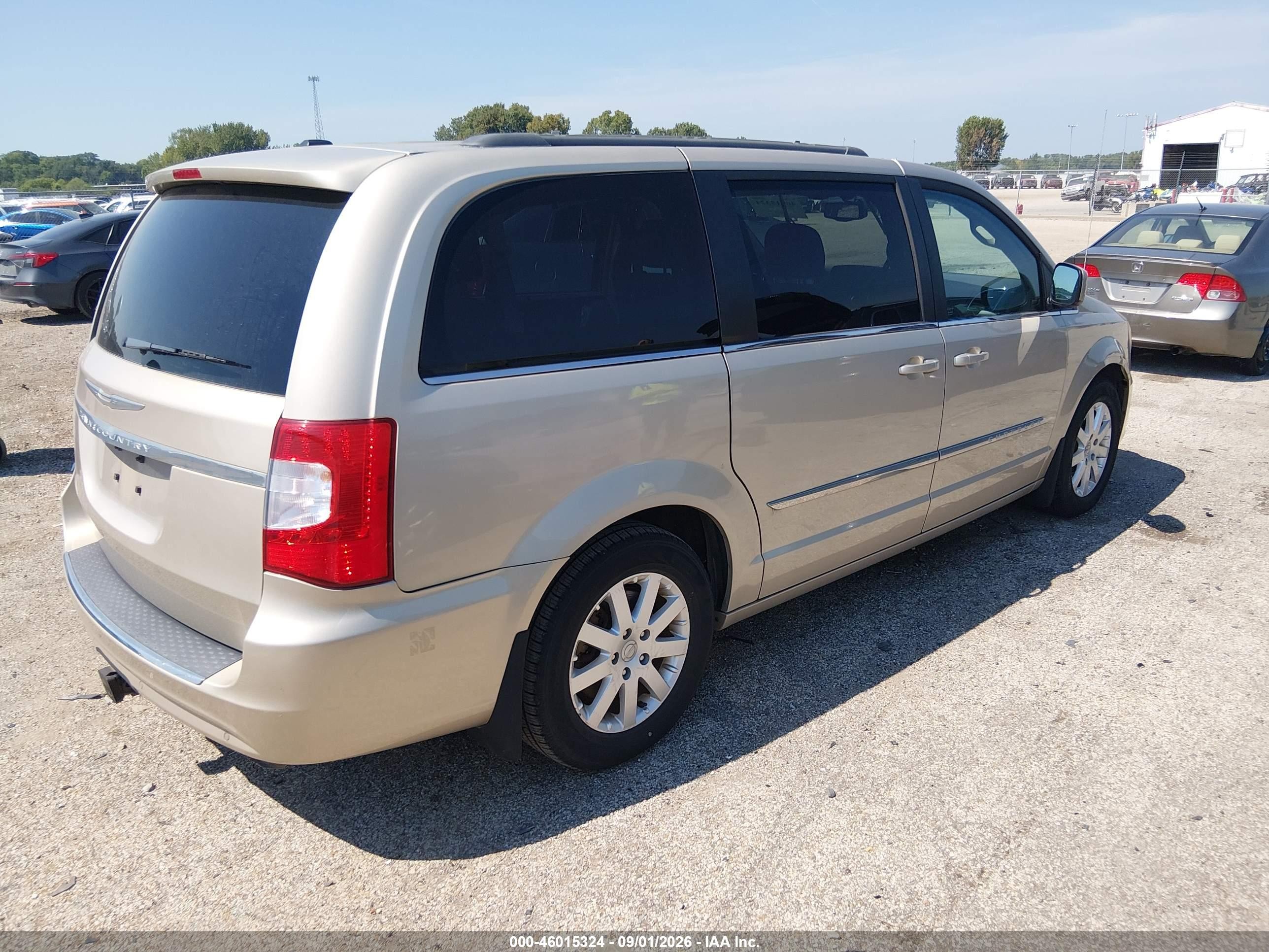 2013 Chrysler Town & Country Touring Бежевый vin: 2C4RC1BG8DR573528