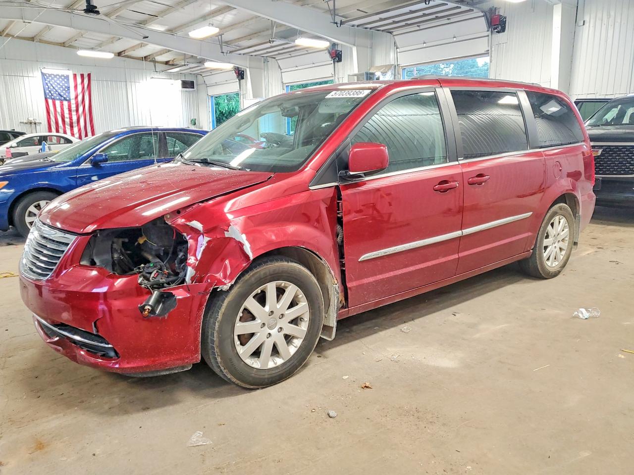 2013 Chrysler Town & Country Touring Red vin: 2C4RC1BG8DR604373