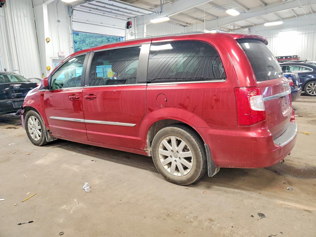 2013 Chrysler Town & Country Touring Red vin: 2C4RC1BG8DR604373