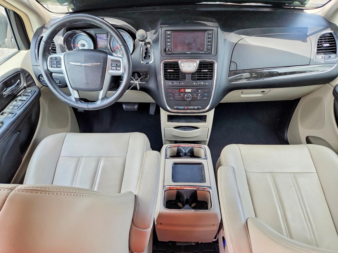 2013 Chrysler Town & Country Touring Tan vin: 2C4RC1BG8DR620265