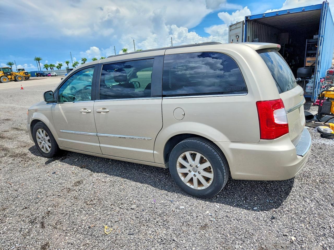 2013 Chrysler Town & Country Touring Tan vin: 2C4RC1BG8DR620265