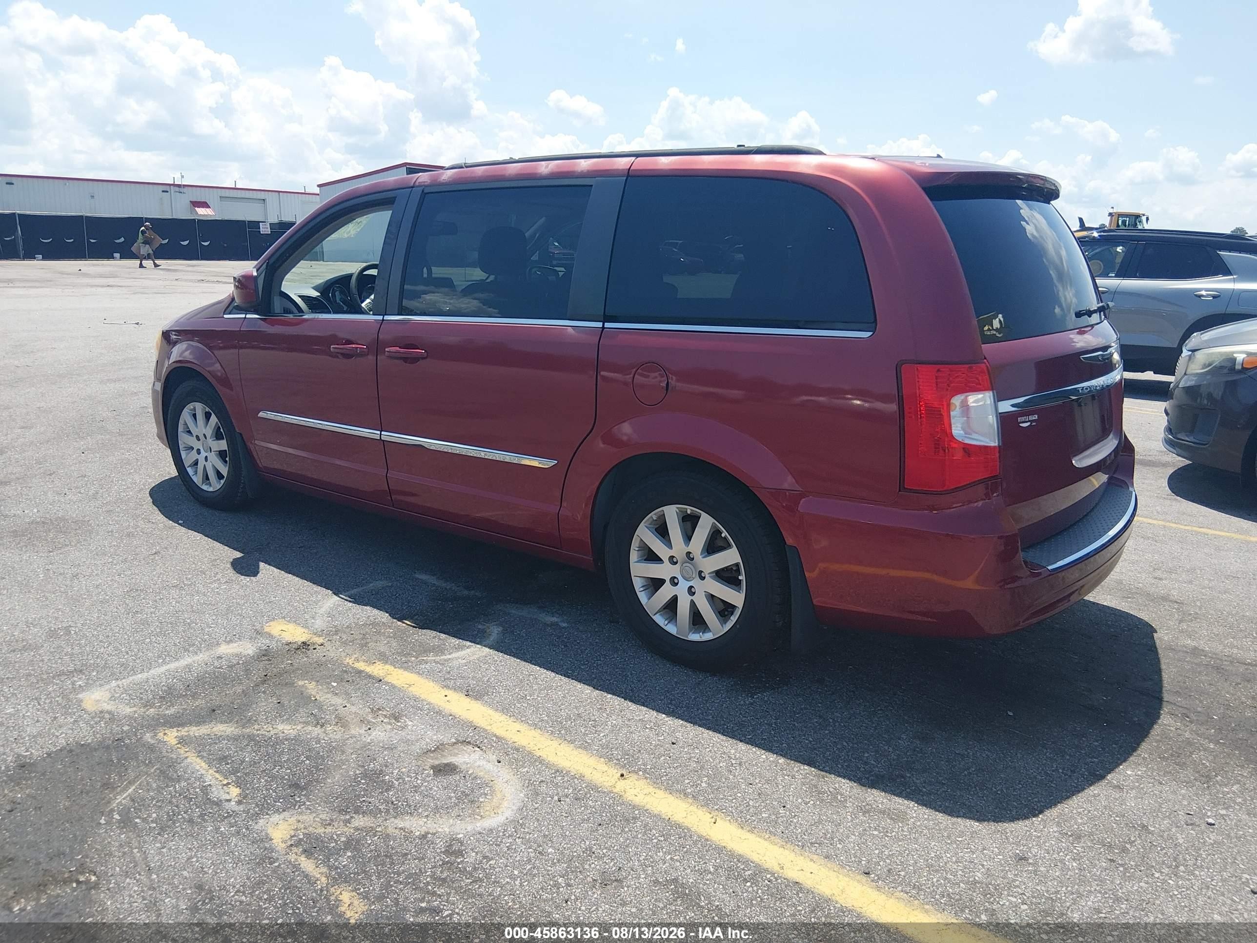 2013 Chrysler Town & Country Touring Red vin: 2C4RC1BG8DR647398